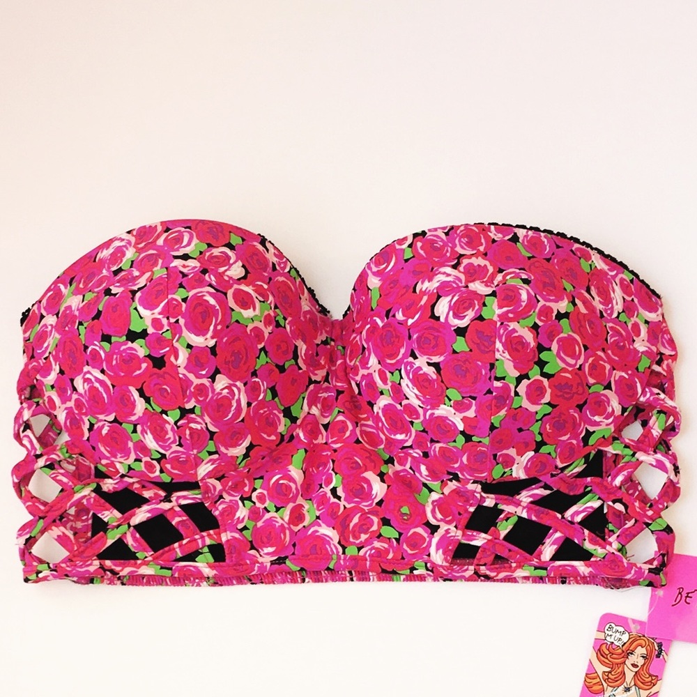 💋Betsey Johnson True Romance Rose Bikini Top💋